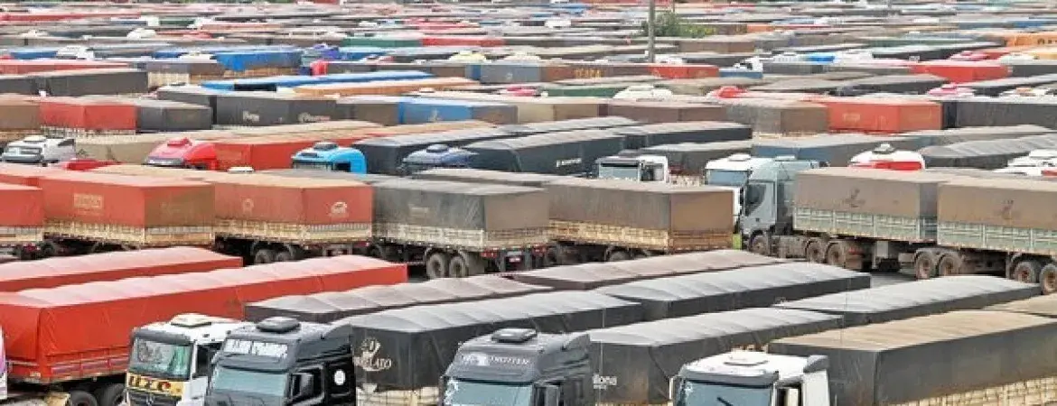 Como melhorar a produtividade e reduzir custos da sua instalação industrial com o gerenciamento da fila de caminhões?